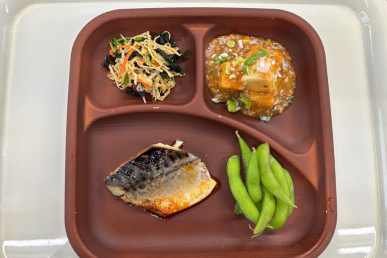 【親和の学生寮】今日の晩ごはん☆焼き肉と麻婆豆腐