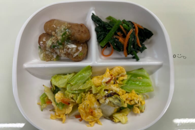 【親和の学生寮】今日の朝ごはん☆キャベツのたまご炒め