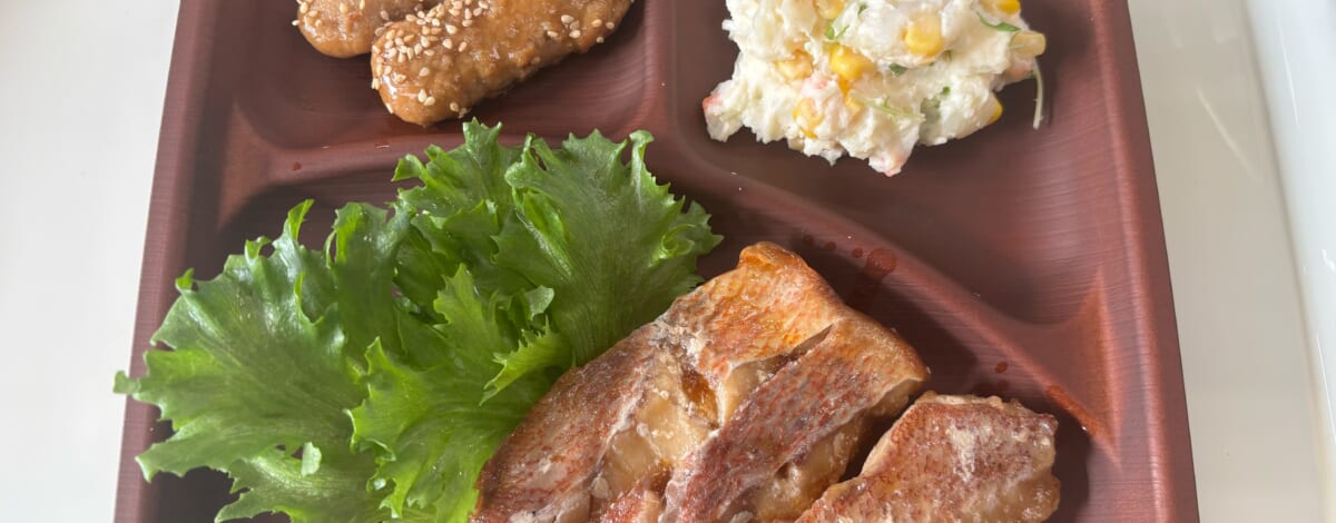 【親和の学生寮】今日の晩ごはん☆煮魚とつくね