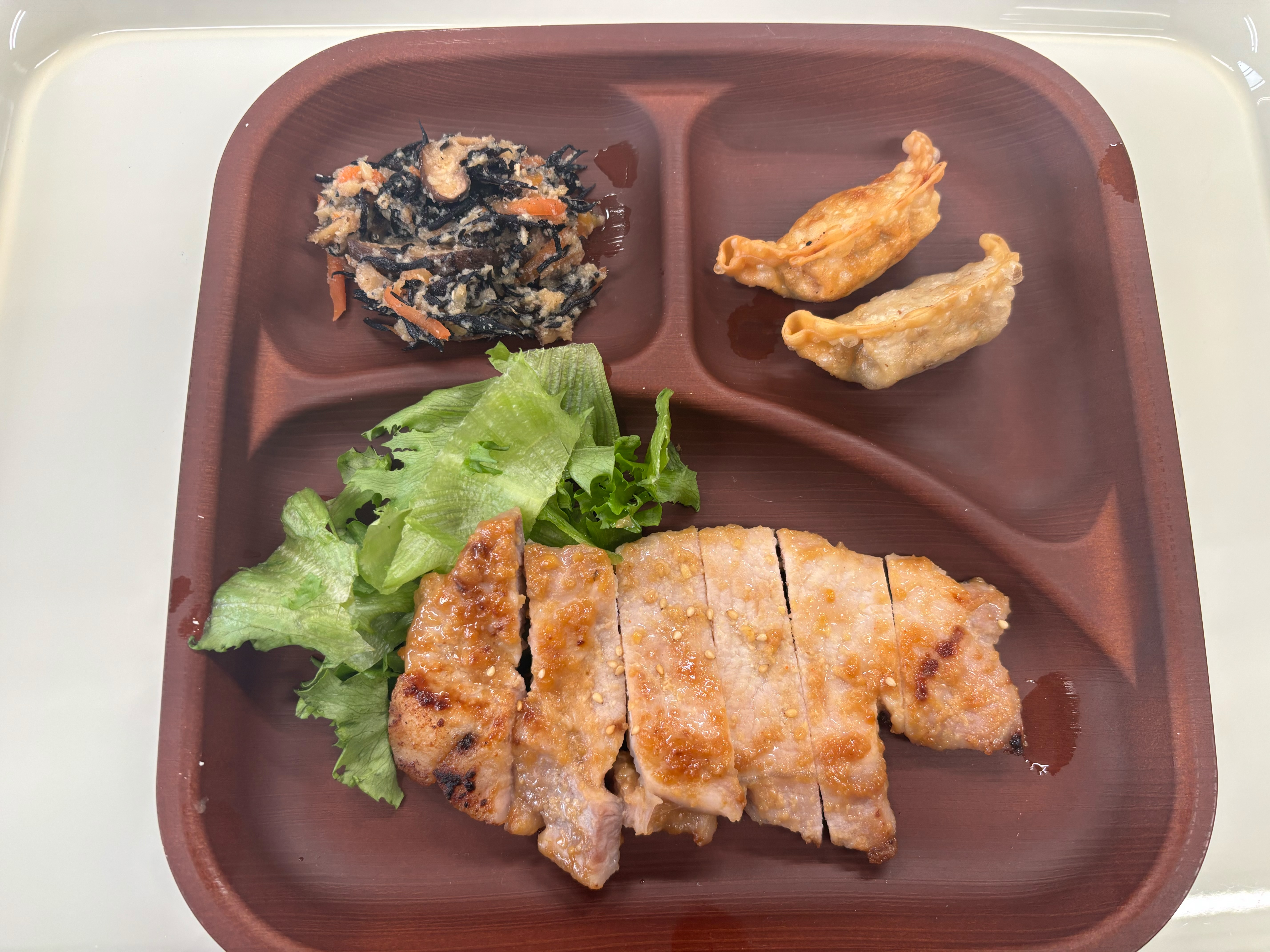 【親和の学生寮】今日の晩ごはん☆豚ロースみそ漬け焼き