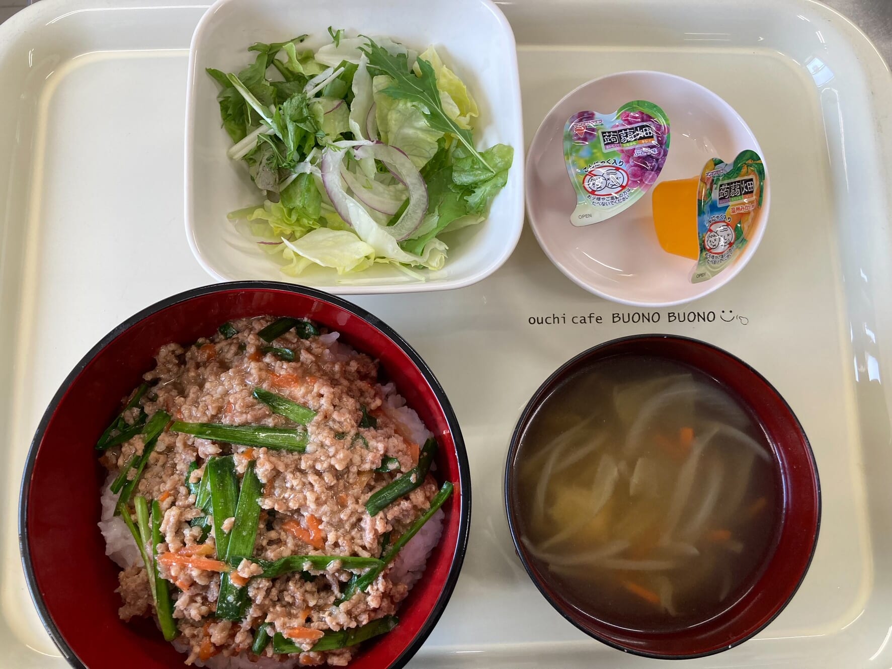 【親和の学生寮】今日の晩ごはん☆ニラそぼろ丼