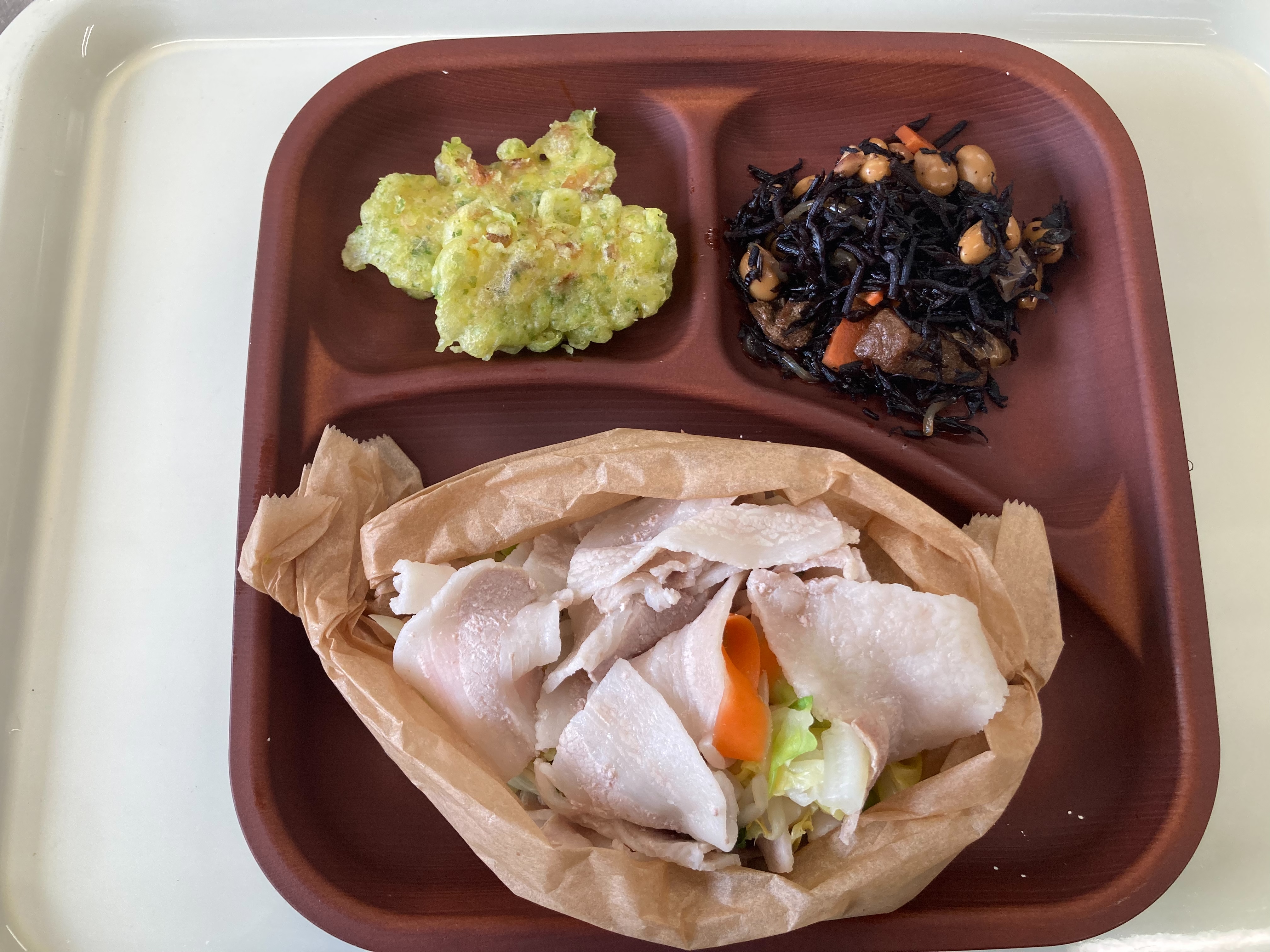 【親和の学生寮】今日の晩ごはん☆豚肉とキャベツの包み蒸し