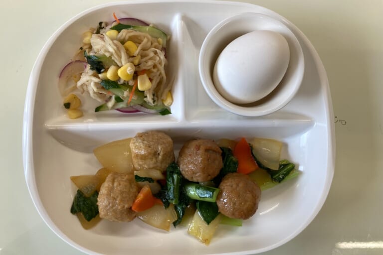【親和の学生寮】今日の朝ごはん☆ミートボール炒め