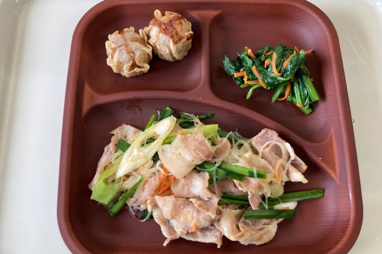 【親和の学生寮】今日の晩ごはん☆春雨ねぎ塩炒め
