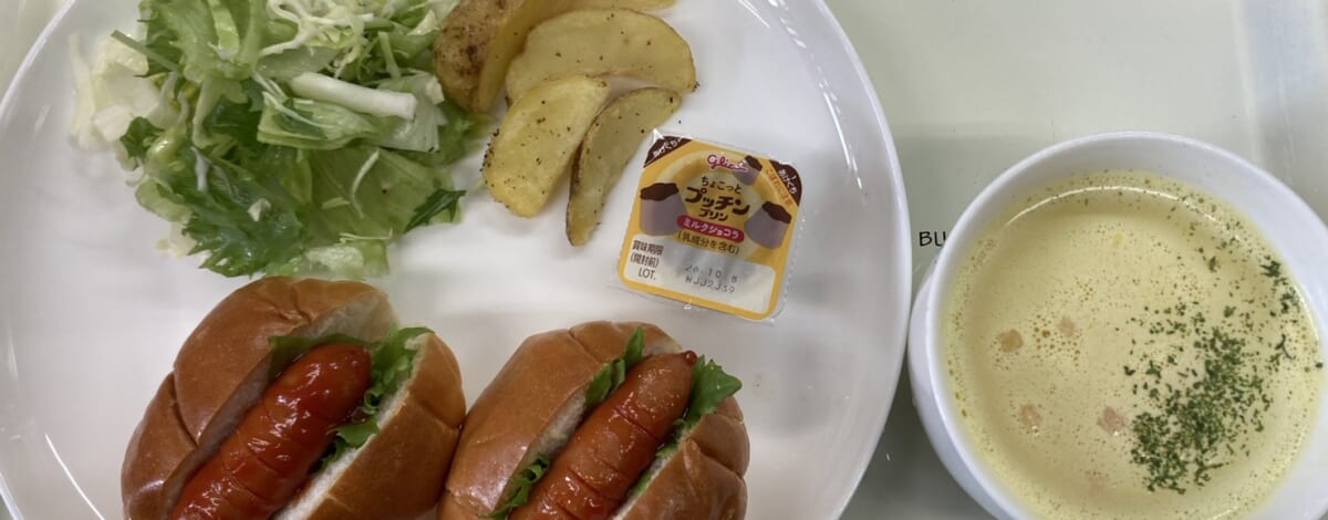 【親和の学生寮】今日の朝ごはん☆ホットドック