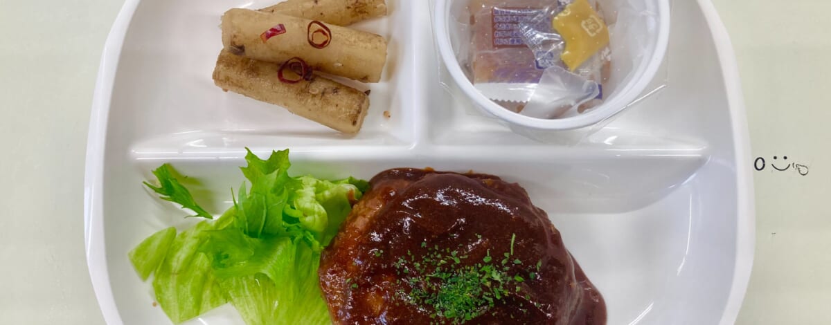 【親和の学生寮】今日の朝ごはん☆ハンバーグ