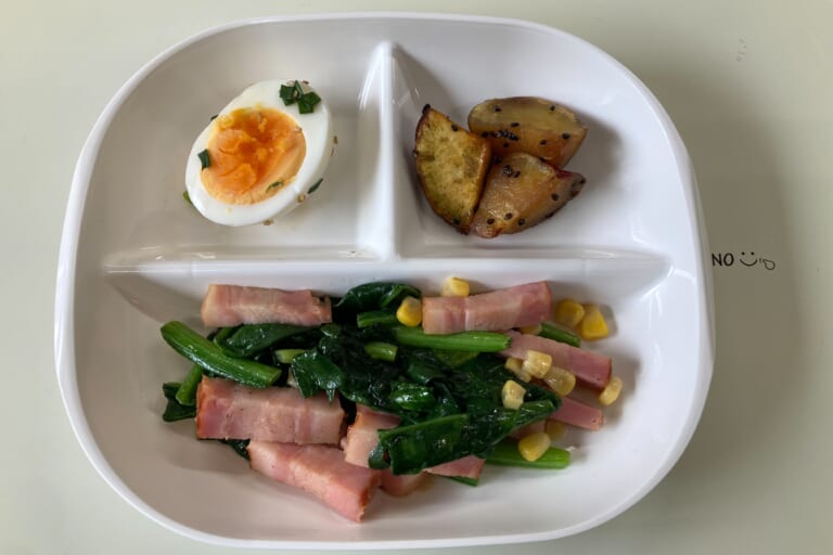 【親和の学生寮】今日の朝ごはん☆ほうれん草ベーコン炒め