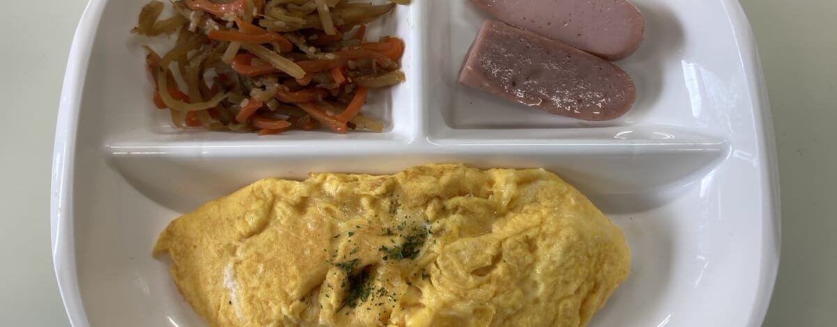 【親和の学生寮】今日の朝ごはん☆チーズオムレツ