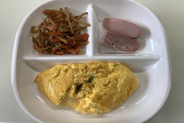 【親和の学生寮】今日の朝ごはん☆チーズオムレツ