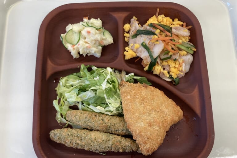 【親和の学生寮】今日の晩ごはん☆魚のフライ