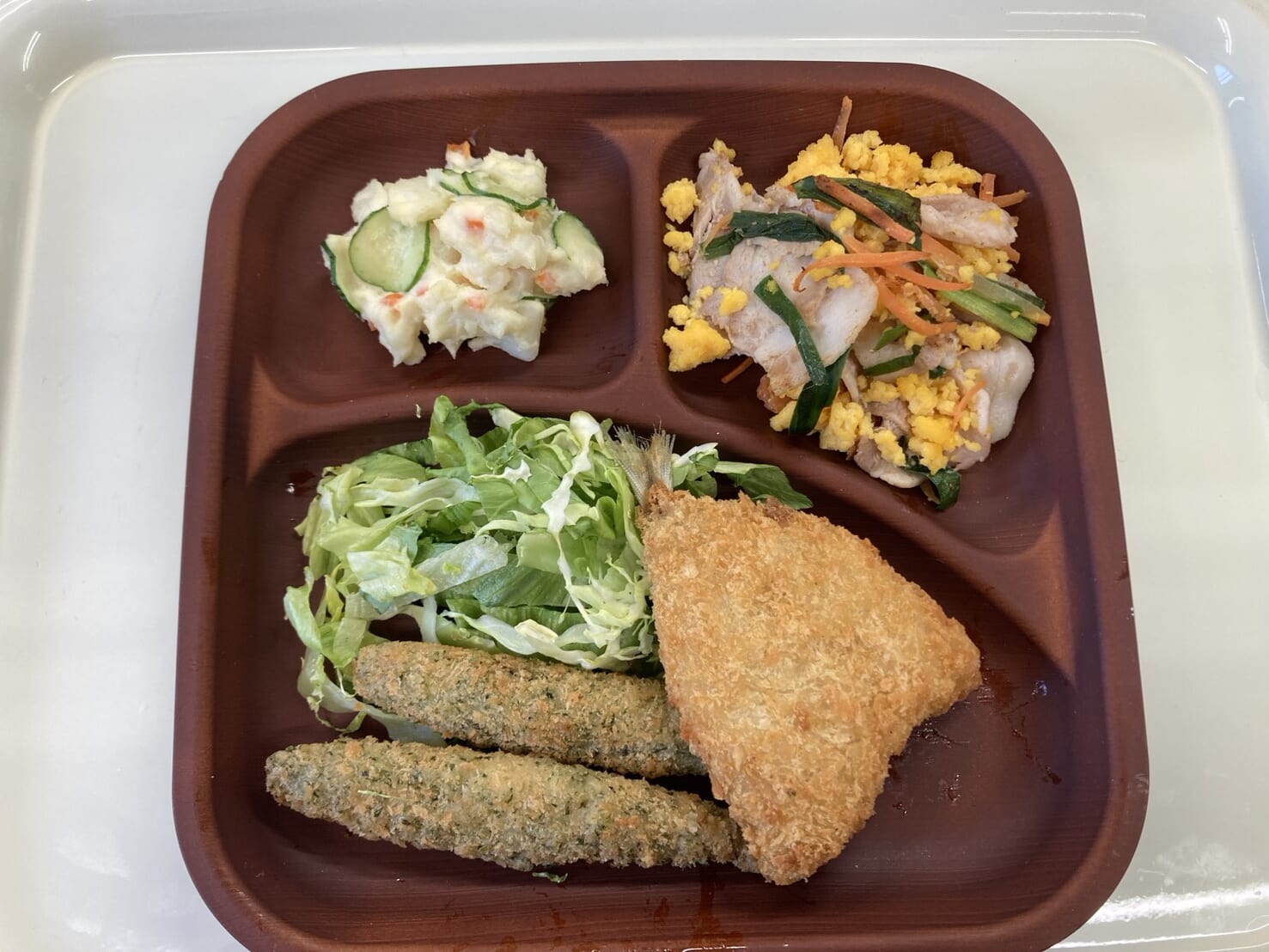 【親和の学生寮】今日の晩ごはん☆魚のフライ