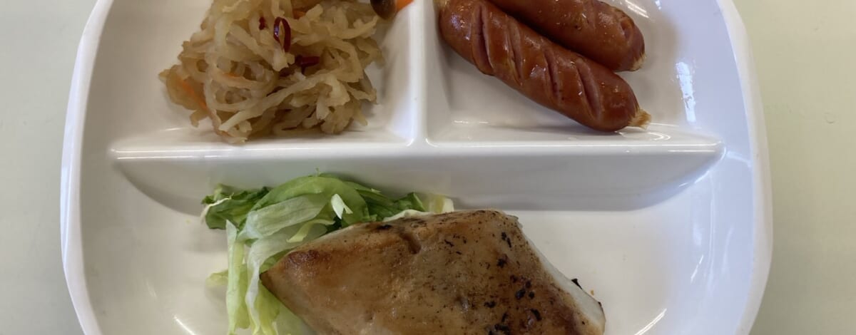 【親和の学生寮】今日の朝ごはん☆焼魚