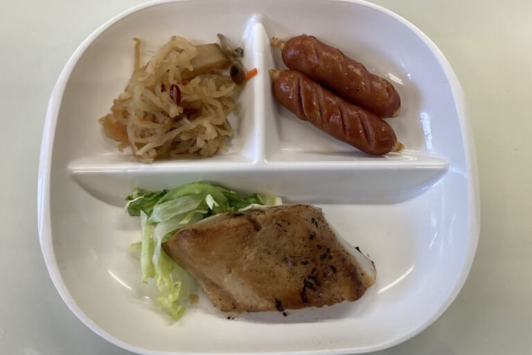 【親和の学生寮】今日の朝ごはん☆焼魚