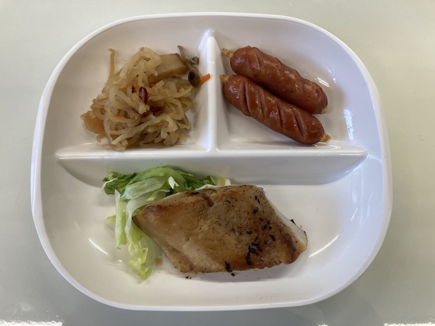 【親和の学生寮】今日の朝ごはん☆焼魚