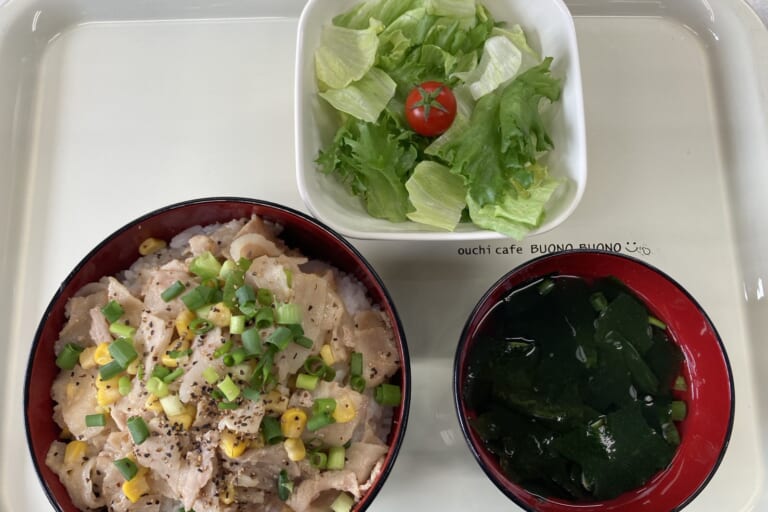 【親和の学生寮】今日の晩ごはん☆みそバタコーン丼