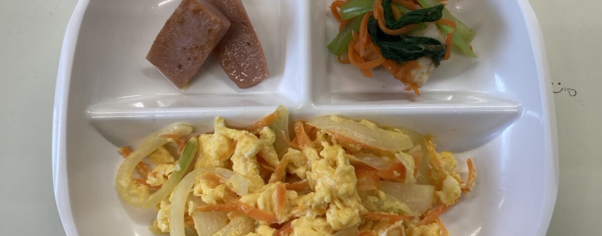 【親和の学生寮】今日の朝ごはん☆玉ねぎたまご炒め