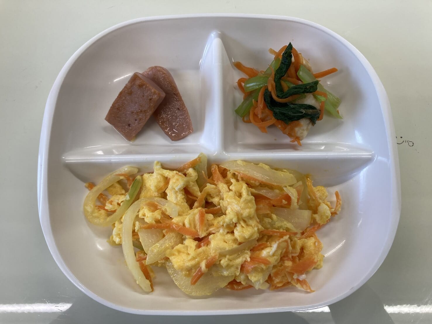【親和の学生寮】今日の朝ごはん☆玉ねぎたまご炒め