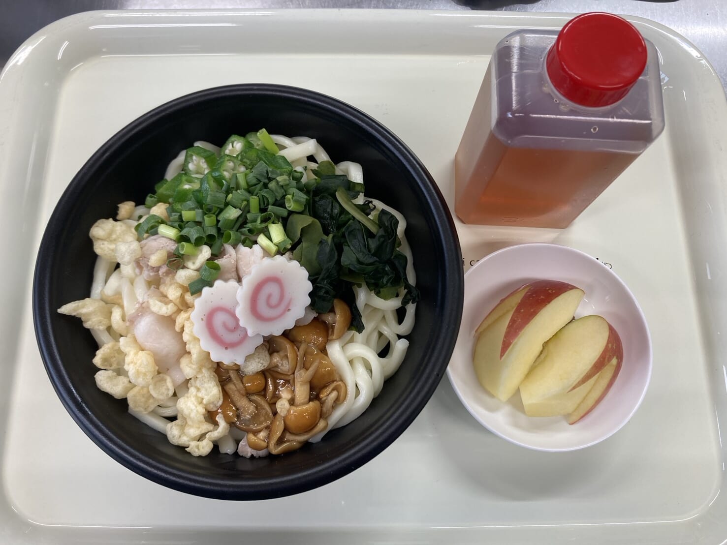 【親和の学生寮】今日の晩ごはん☆冷やしぶっかけうどん