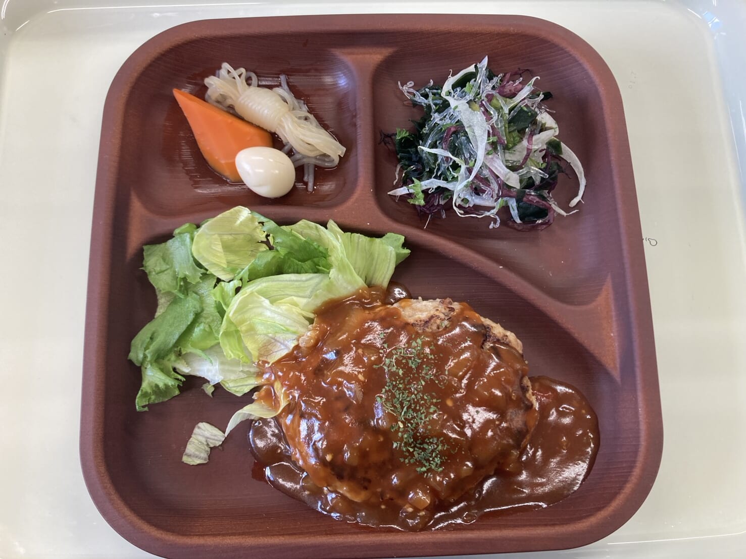 【親和の学生寮】今日の晩ごはん☆ハンバーグ