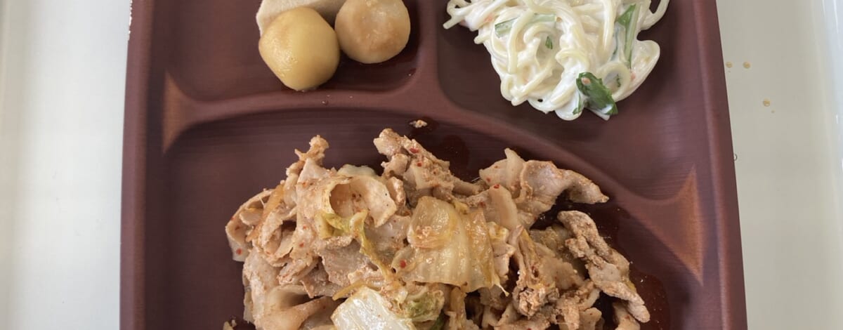 【親和の学生寮】今日の晩ごはん☆豚キムチ炒め
