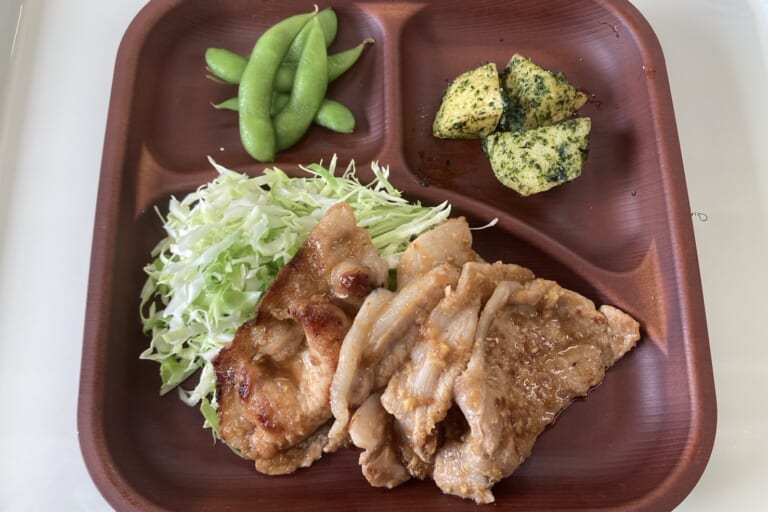 【親和の学生寮】今日の晩ごはん☆豚生姜焼き