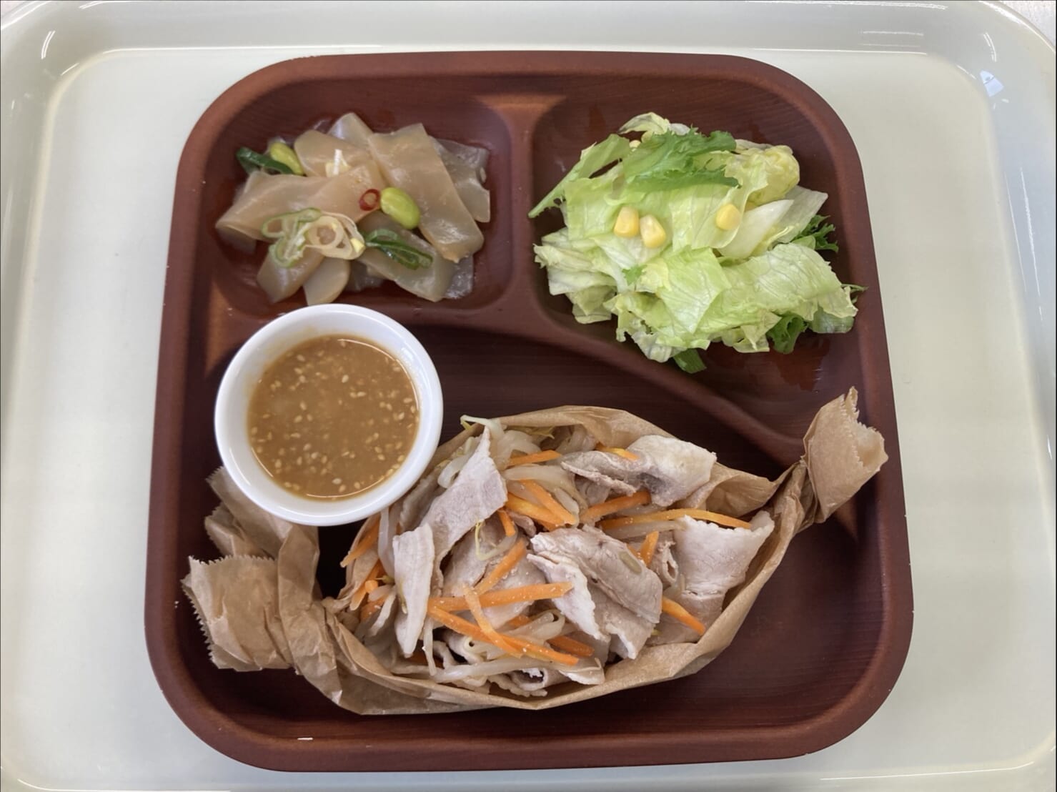 【親和の学生寮】今日の晩ごはん☆豚肉ともやしの包み蒸し