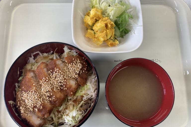 【親和の学生寮】今日の晩ごはん☆ソースかつ丼