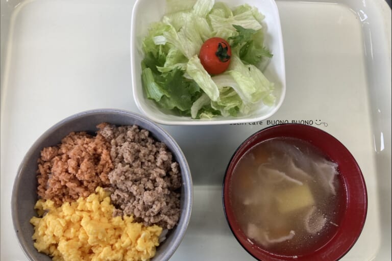 【親和の学生寮】今日の朝ごはん☆三色ごはん