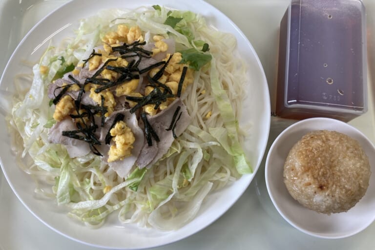 【親和の学生寮】今日の晩ごはん☆冷しゃぶうどん