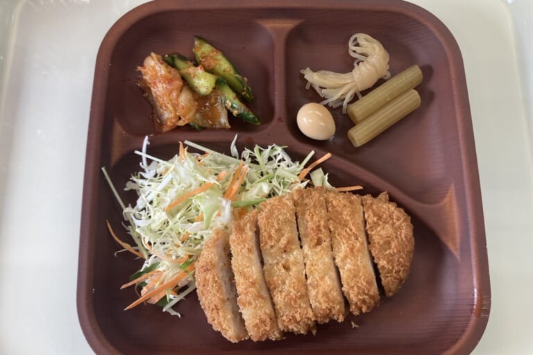 【親和の学生寮】今日の晩ごはん☆とんかつ