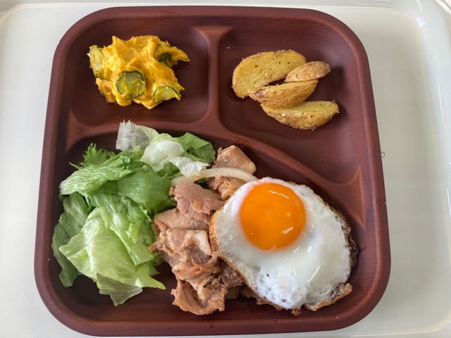 【親和の学生寮】今日の晩ごはん☆豚ロース生姜焼き