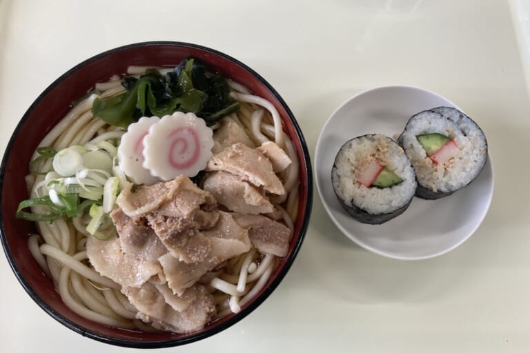 【親和の学生寮】今日の晩ごはん☆肉うどん